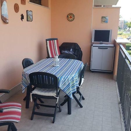 Casina Carina Carina Apartment Nettuno Exterior foto